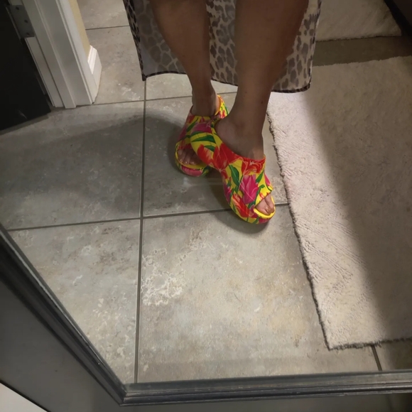 💯% Authentic Balenciaga x Crocs (New) EUR 39 - Picture 3 of 4